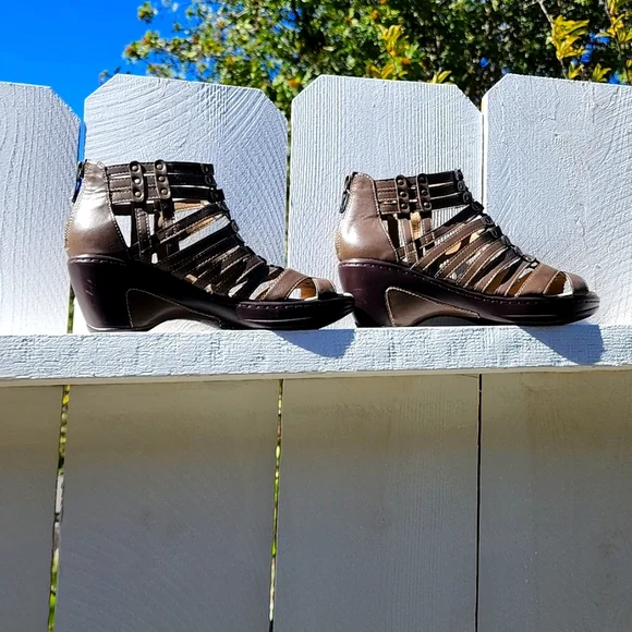 JBU Gladiator Shoes - Picture 2 of 8